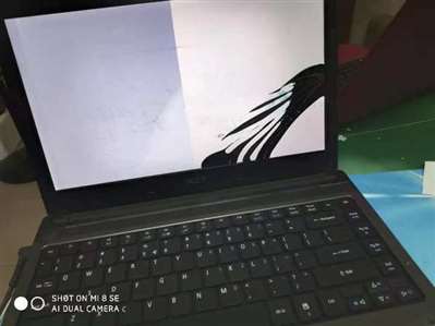 宏基13.3寸的笔记本，显示屏幕坏了换屏幕要多少钱？